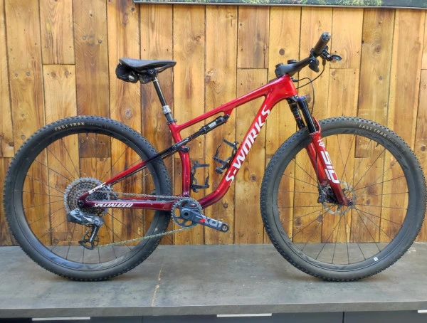Epic S-Works    https://www.troc-velo.com/fr-fr/annonce/specialized-epic-s-works-taille-s-3947961